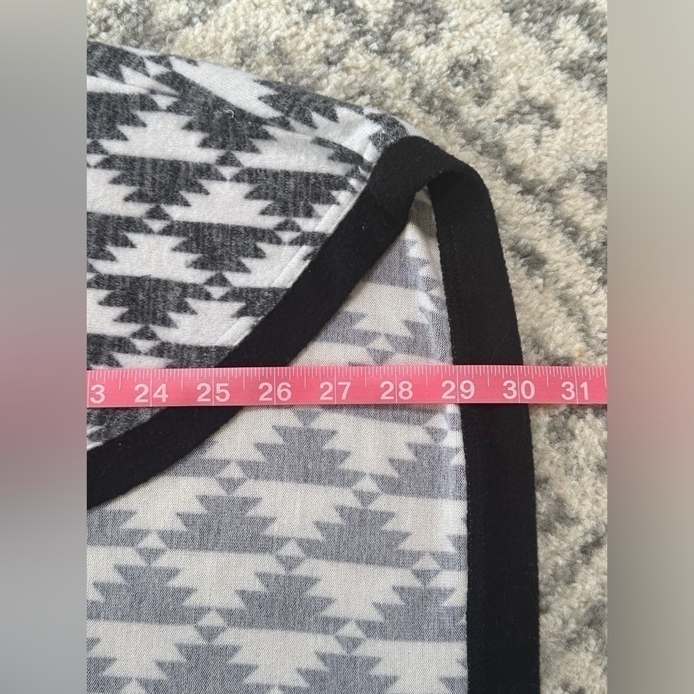 LuLaRoe Tracy Lightweight Sweater Knit Cardigan Size Small - Picture 6 of 11